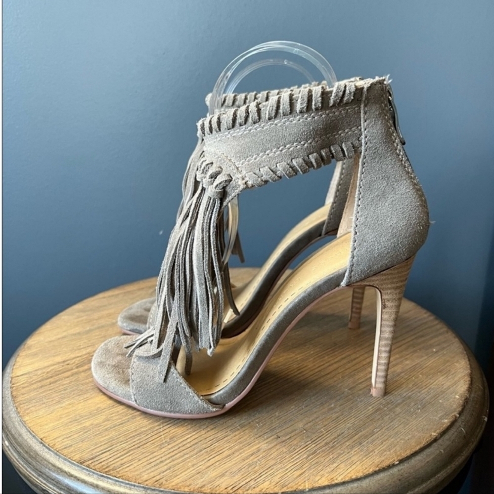 Chinese Laundry Gray Boho Fringe Strappy Sandals Shoe Womens Zipper Size 9 - Picture 4 of 11